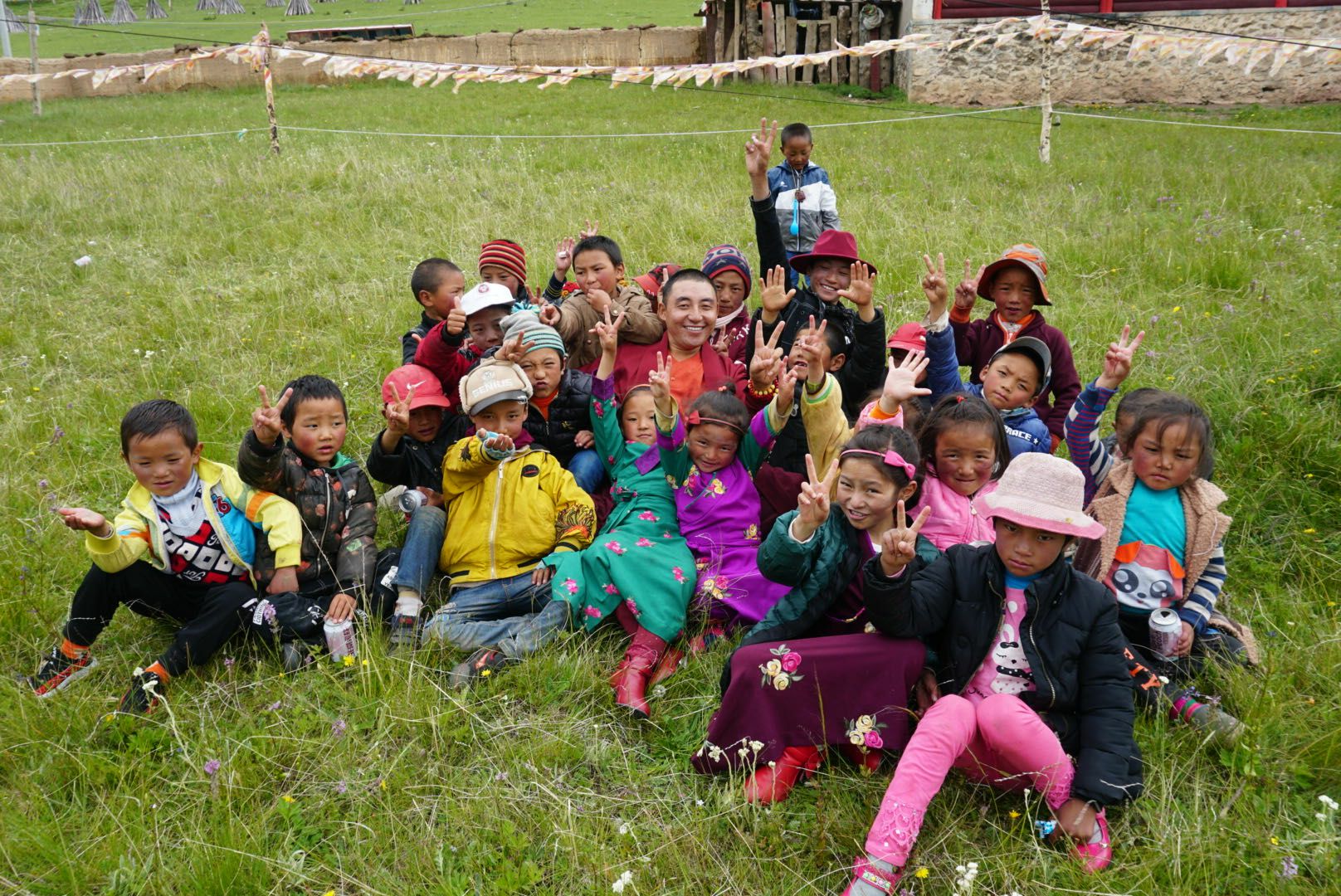 皇冠crown(中国)官方网站·crown公益回顾丨家国同欢月同圆 温暖满载甘孜州(图14) 皇冠crown(中国)官方网站·crown公益回顾丨家国同欢月同圆 温暖满载甘孜州(图14)