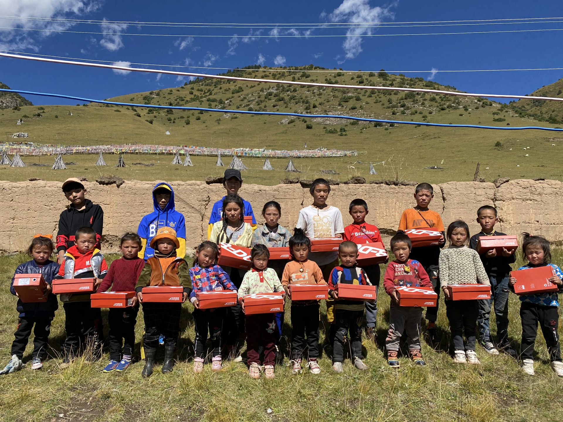 皇冠crown(中国)官方网站·crown公益回顾丨家国同欢月同圆 温暖满载甘孜州(图13) 皇冠crown(中国)官方网站·crown公益回顾丨家国同欢月同圆 温暖满载甘孜州(图13)